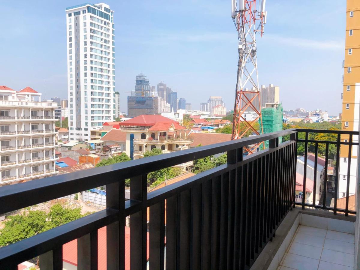 Lägenhet på 60 m² i Chamkar Morn, med 2 sovrum och 2 badrum  Phnom Penh Exteriör bild