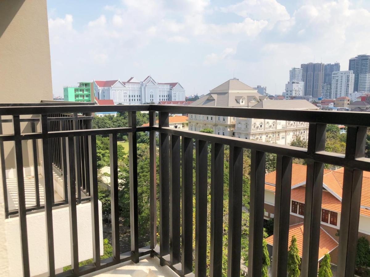 Lägenhet på 60 m² i Chamkar Morn, med 2 sovrum och 2 badrum  Phnom Penh Exteriör bild