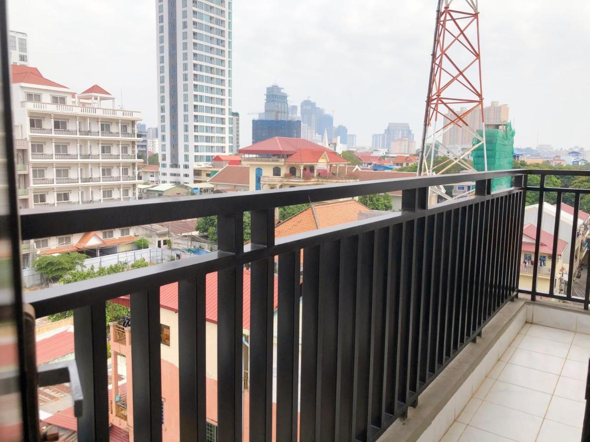 Lägenhet på 60 m² i Chamkar Morn, med 2 sovrum och 2 badrum  Phnom Penh Exteriör bild