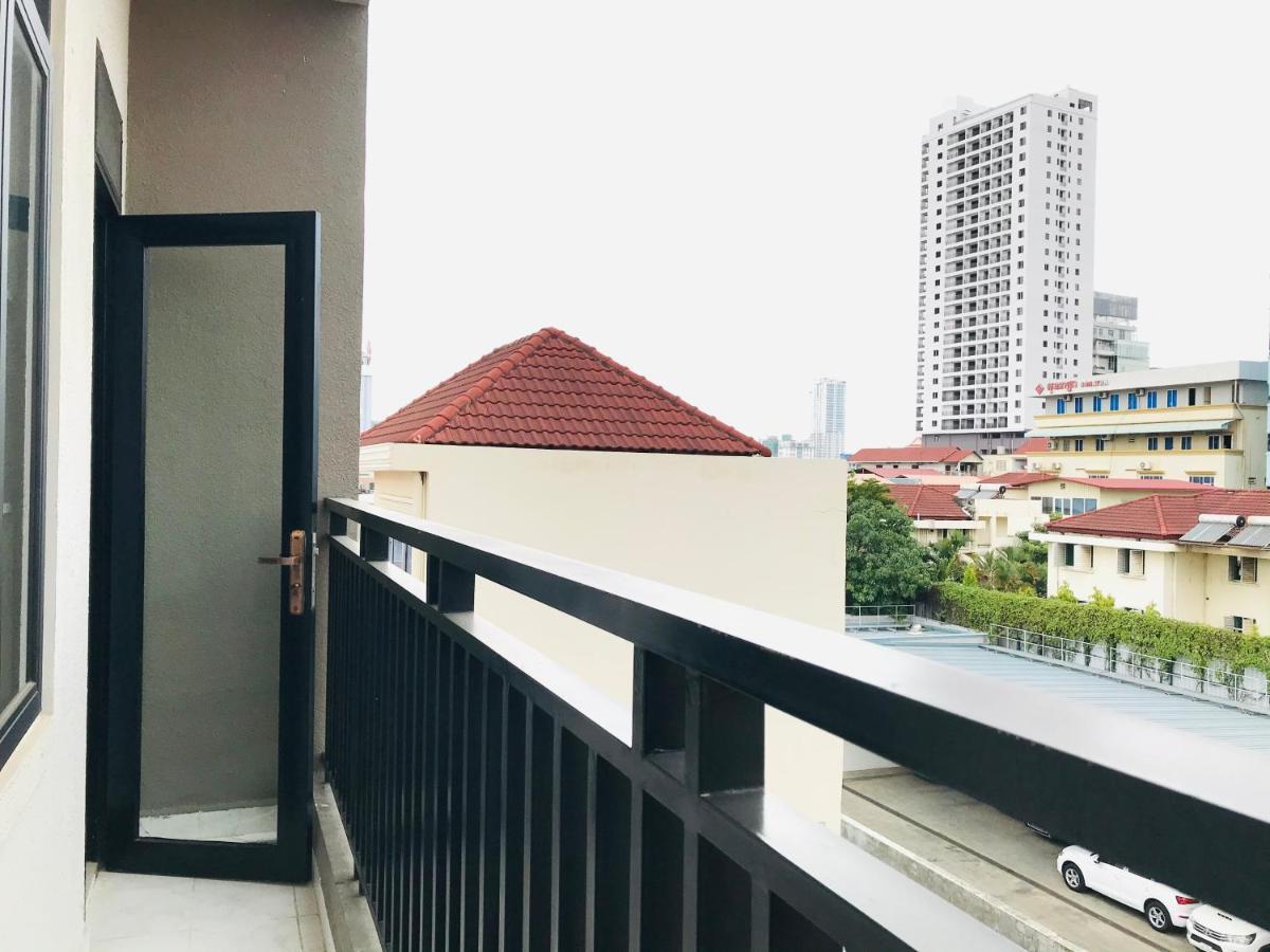 Lägenhet på 60 m² i Chamkar Morn, med 2 sovrum och 2 badrum  Phnom Penh Exteriör bild