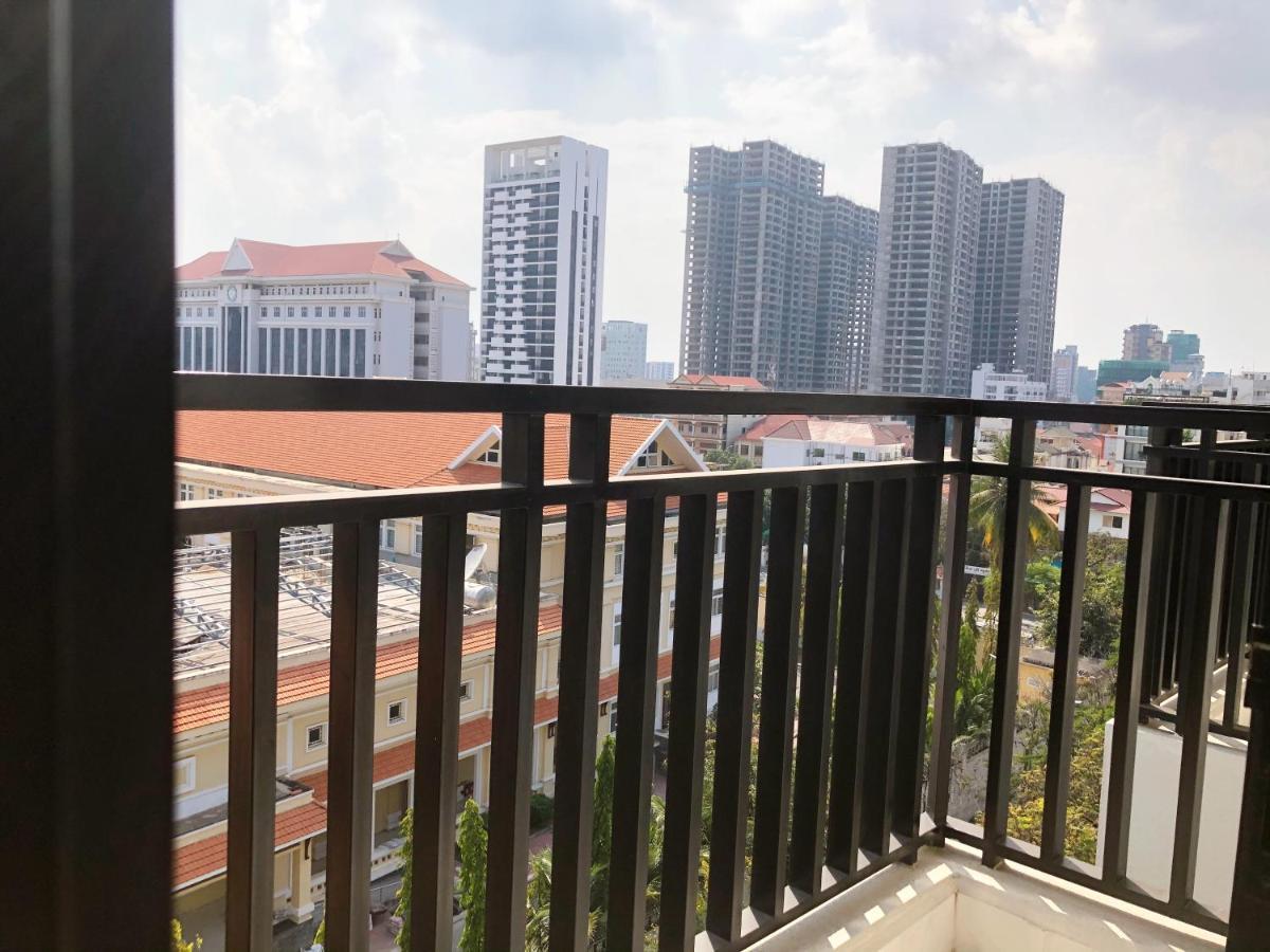 Lägenhet på 60 m² i Chamkar Morn, med 2 sovrum och 2 badrum  Phnom Penh Exteriör bild
