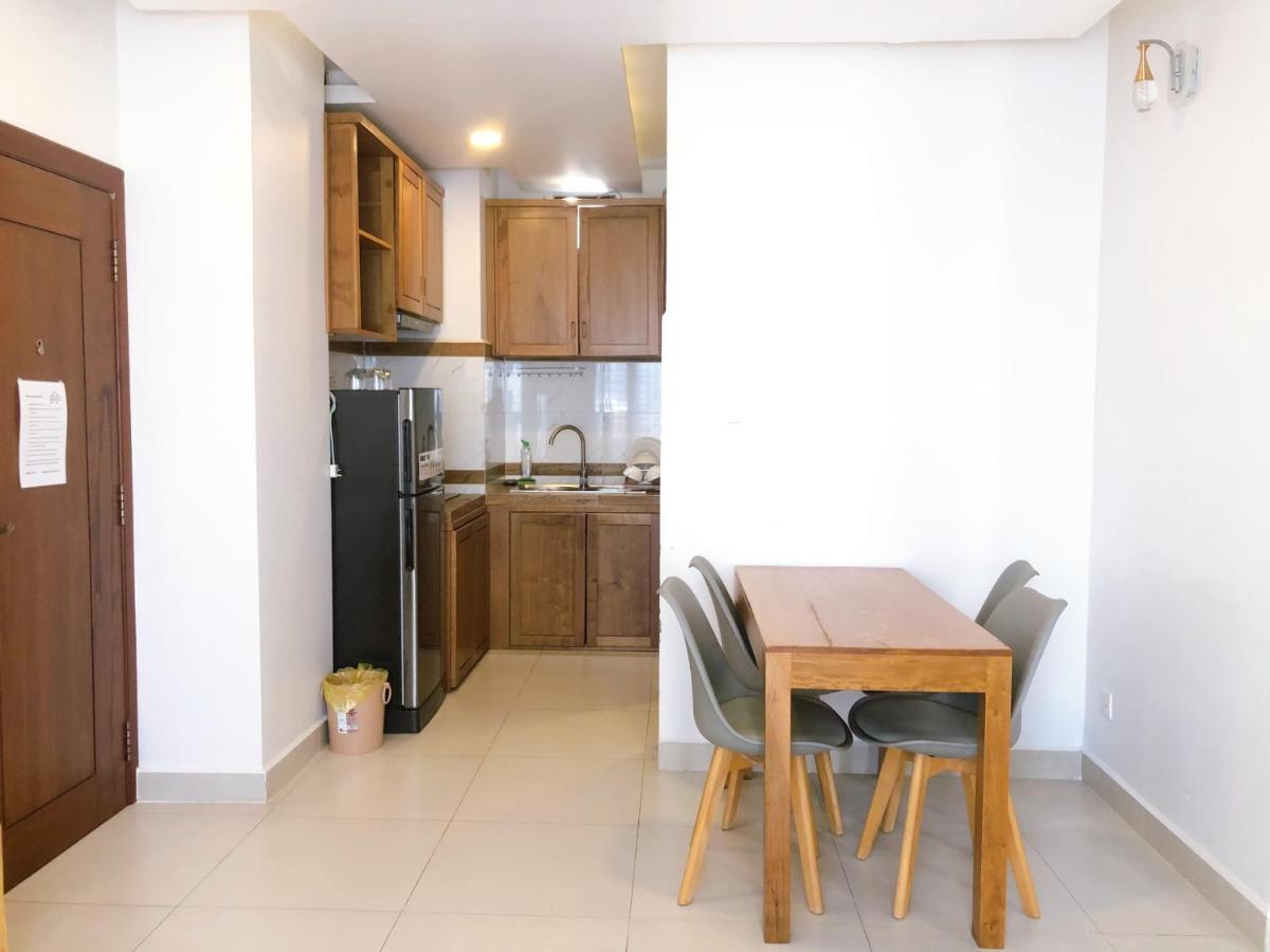 Lägenhet på 60 m² i Chamkar Morn, med 2 sovrum och 2 badrum  Phnom Penh Exteriör bild