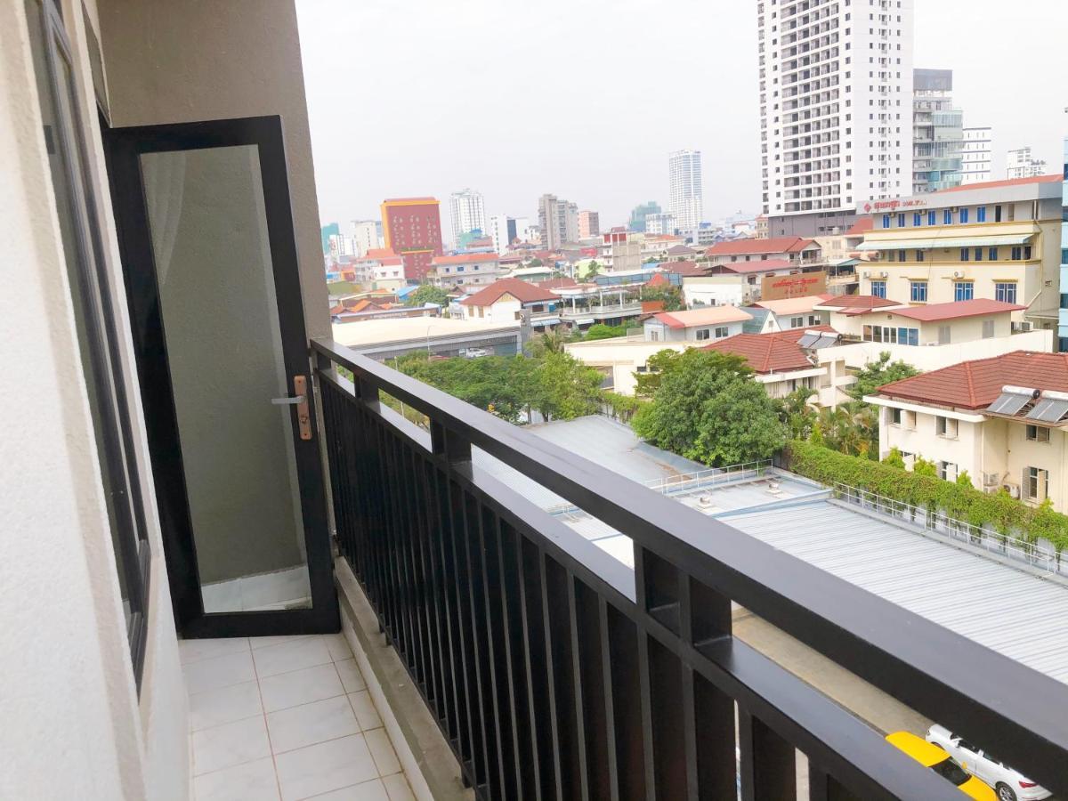 Lägenhet på 60 m² i Chamkar Morn, med 2 sovrum och 2 badrum  Phnom Penh Exteriör bild