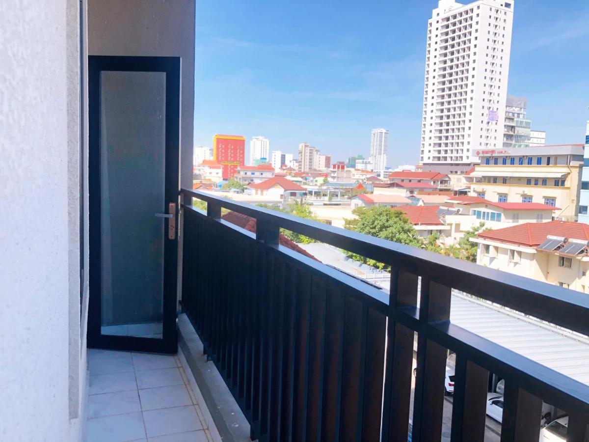 Lägenhet på 60 m² i Chamkar Morn, med 2 sovrum och 2 badrum  Phnom Penh Exteriör bild