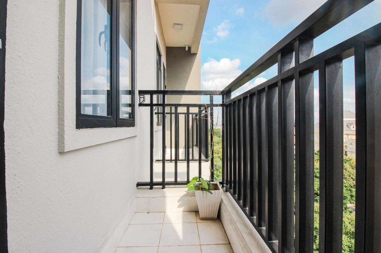 Lägenhet på 60 m² i Chamkar Morn, med 2 sovrum och 2 badrum  Phnom Penh Exteriör bild